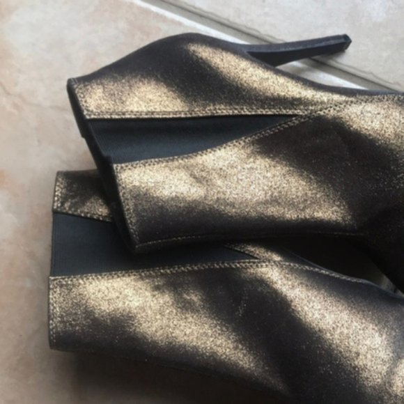 💕3/$30💕 NWOT Rock & Republic “Georgine” Bronze Ankle Booties Size 8.5M - Picture 5 of 8